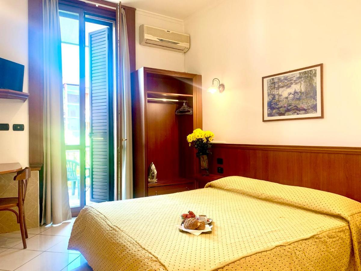 Hotel Astrid Milan Bagian luar foto